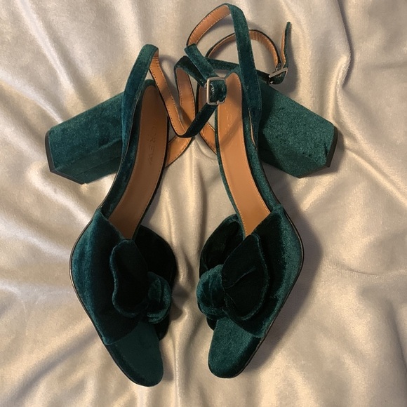 J crew size 9 block heel emerald green velvet knot ankle strap holiday BL574 - Picture 4 of 5